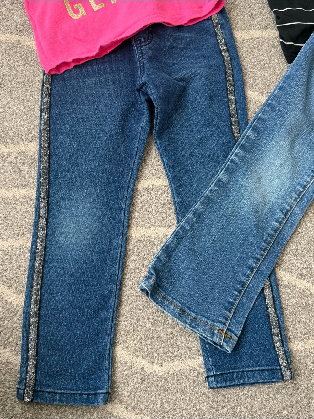 Size 4T outfits - Picture 2 of 8